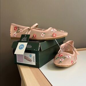 NWT wild fable embroidered mesh Mary Jane’s 7.5
